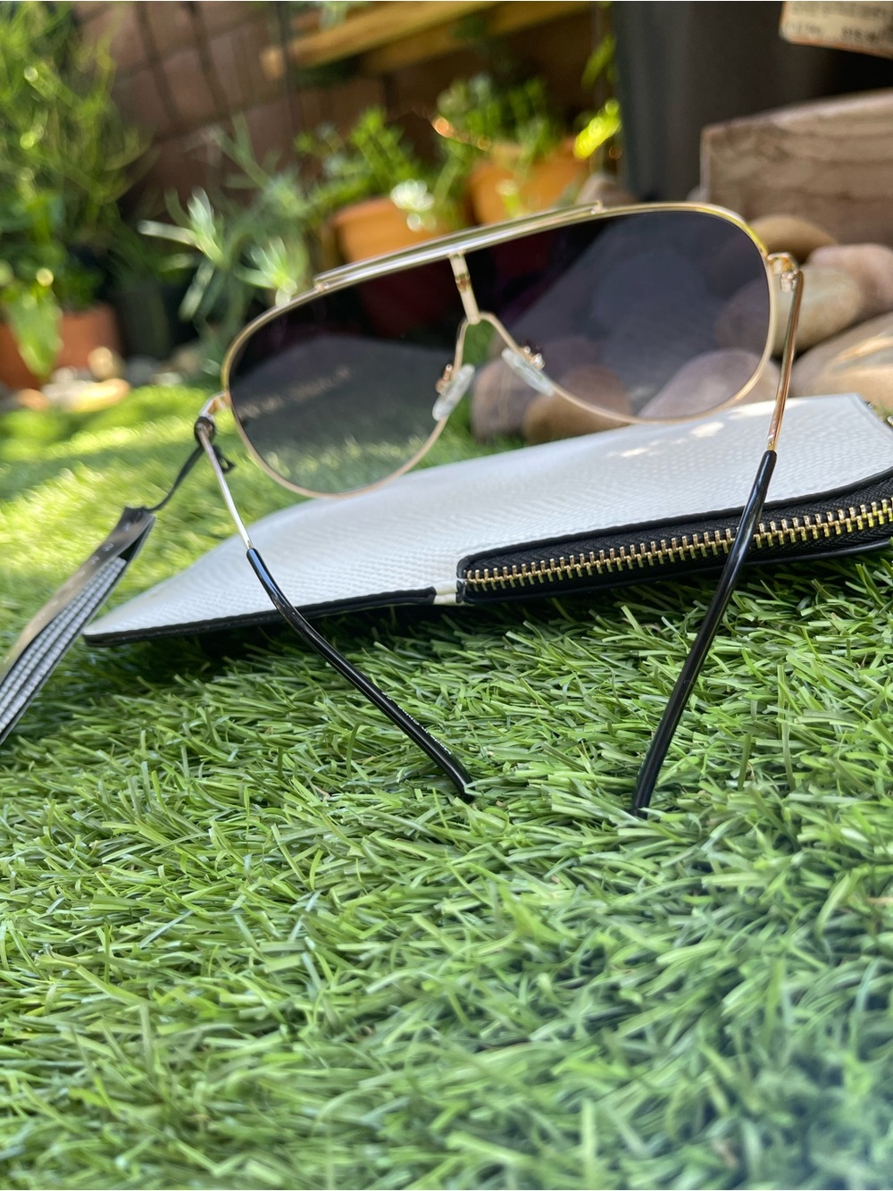 Quay Australia Aviator Sunglasses with Gradient Purple Lenses and Gold Frame - Picture 5 of 6